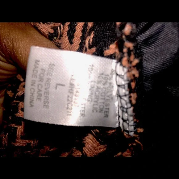 HYFVE brn/blk Bomber jacket w/pockets front lines. Can be worn semi or casual. - Picture 6 of 7